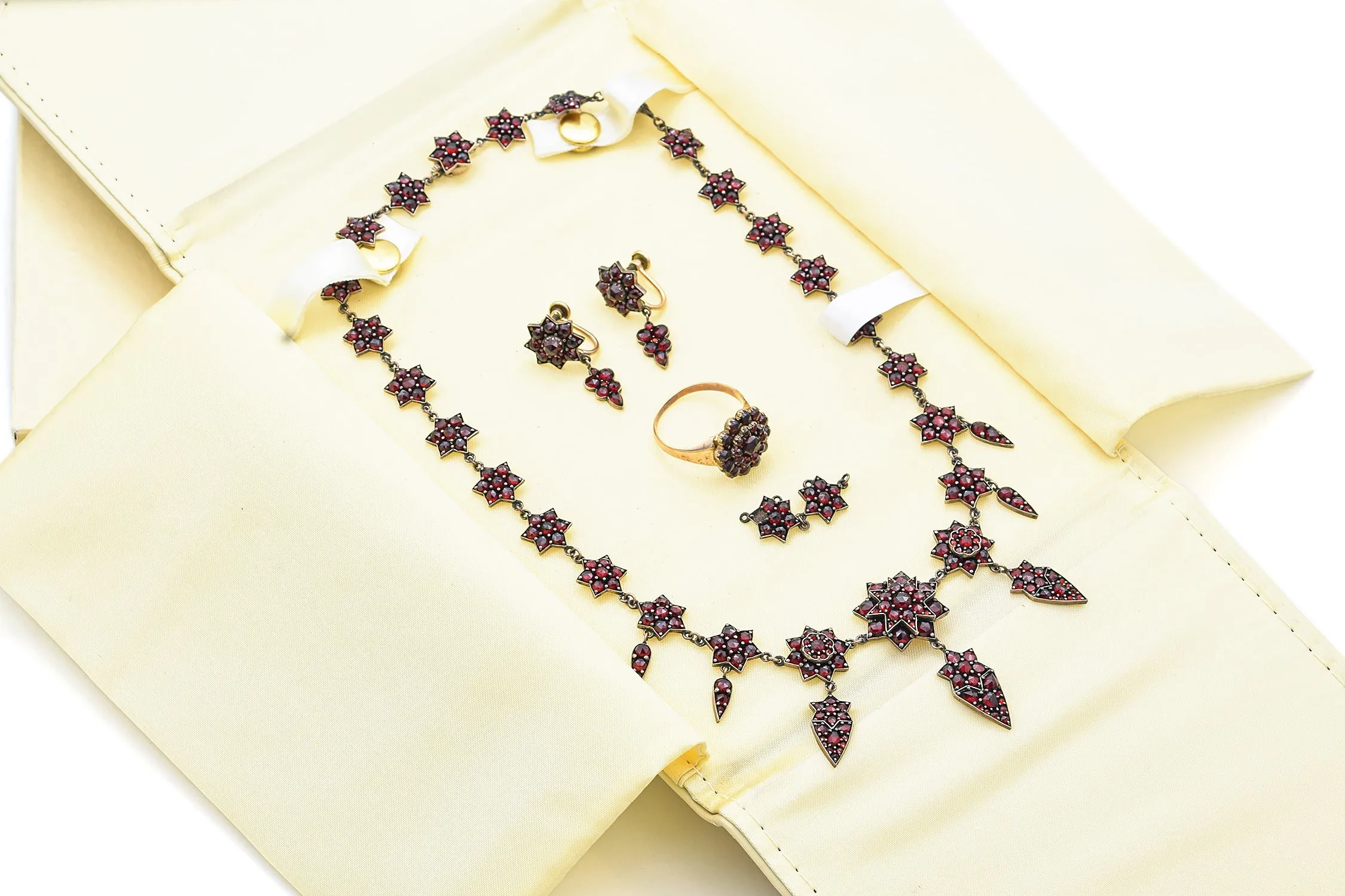 Antique Garnet 8K Gold Ring, Sterling Silver Necklace & Earrings Set Pouch