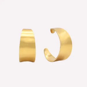 BOLD SCULPTED HOOP CLIP-ON EARRINGS IN GOLD