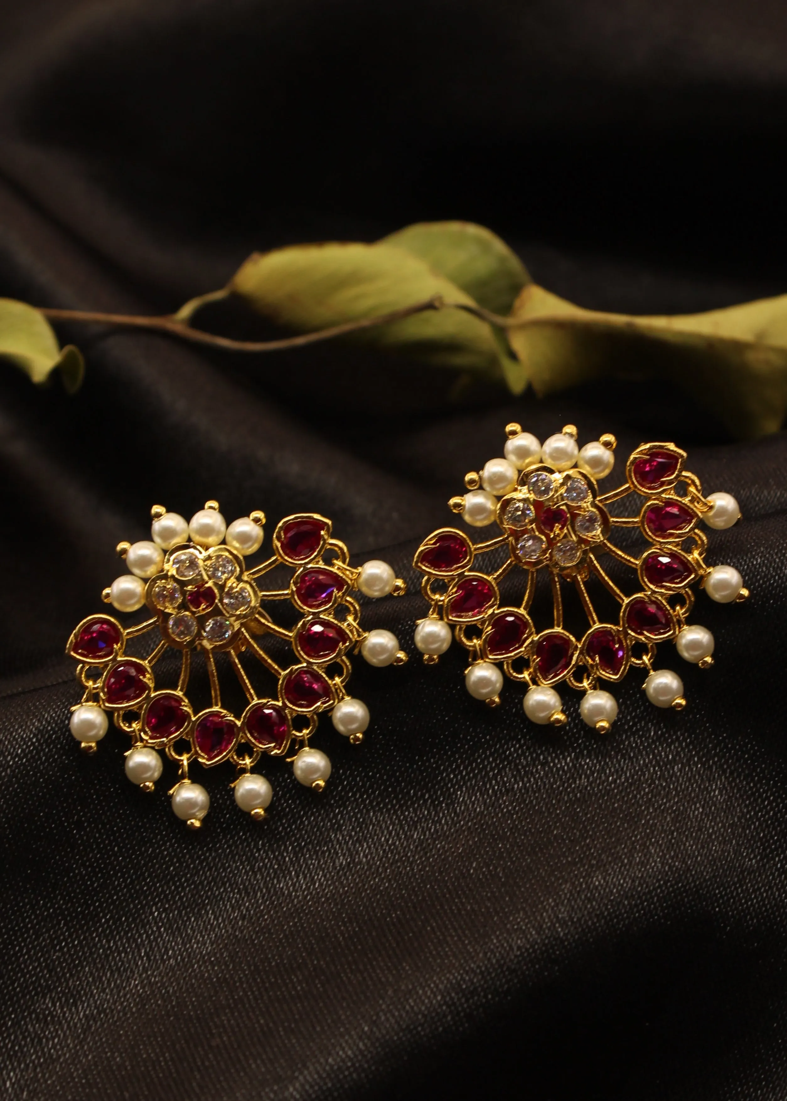 CLASSIC DESIGN EARRINGS