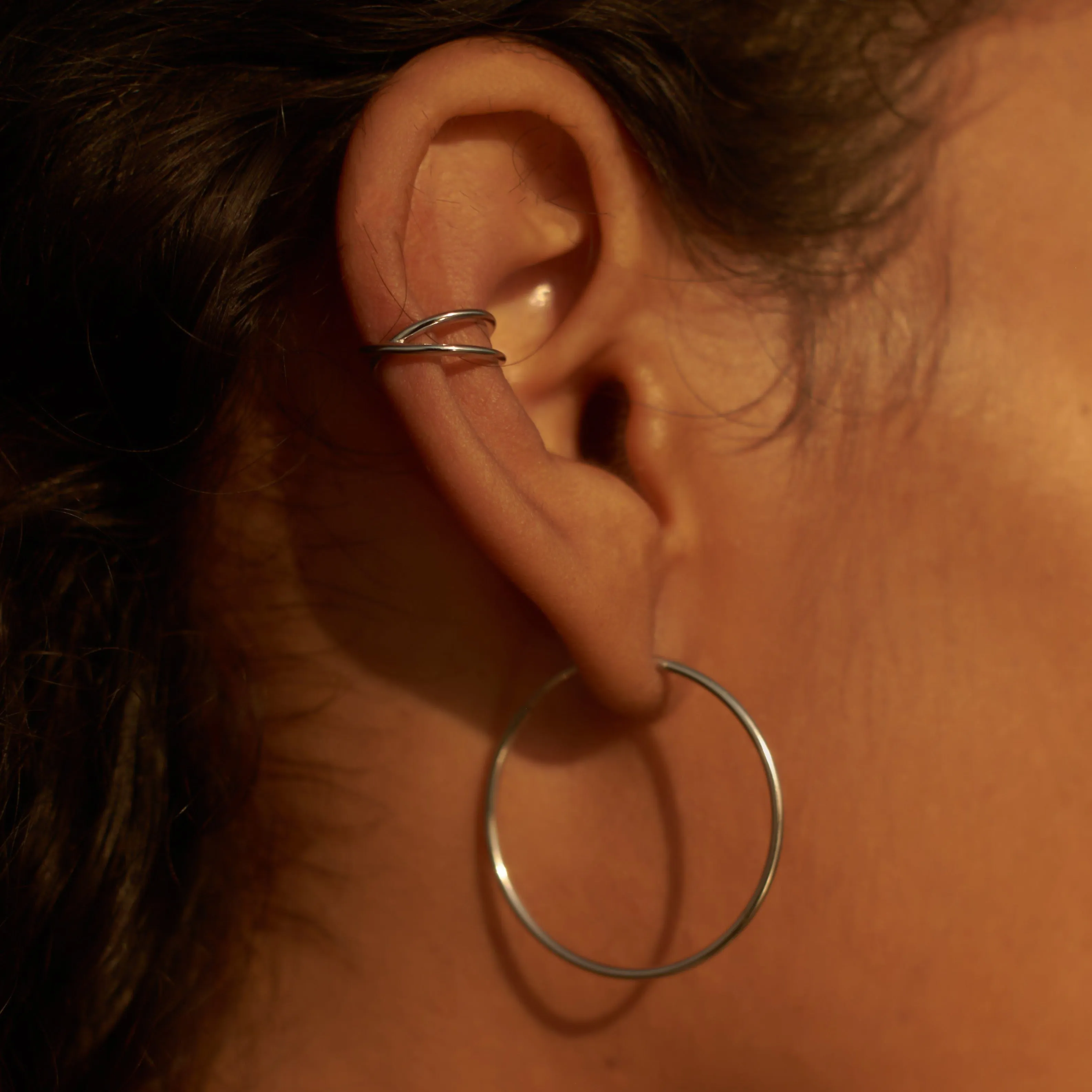 CLASSIC GOLD HOOP EARRINGS