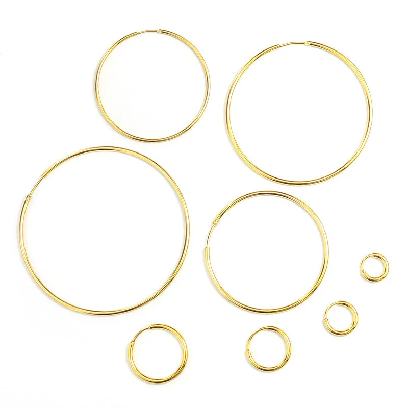 CLASSIC GOLD HOOP EARRINGS