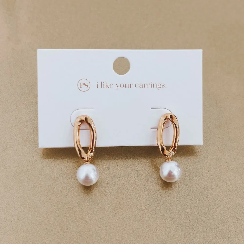 Elegance In Chains Pearl Earrings - WATERPROOF