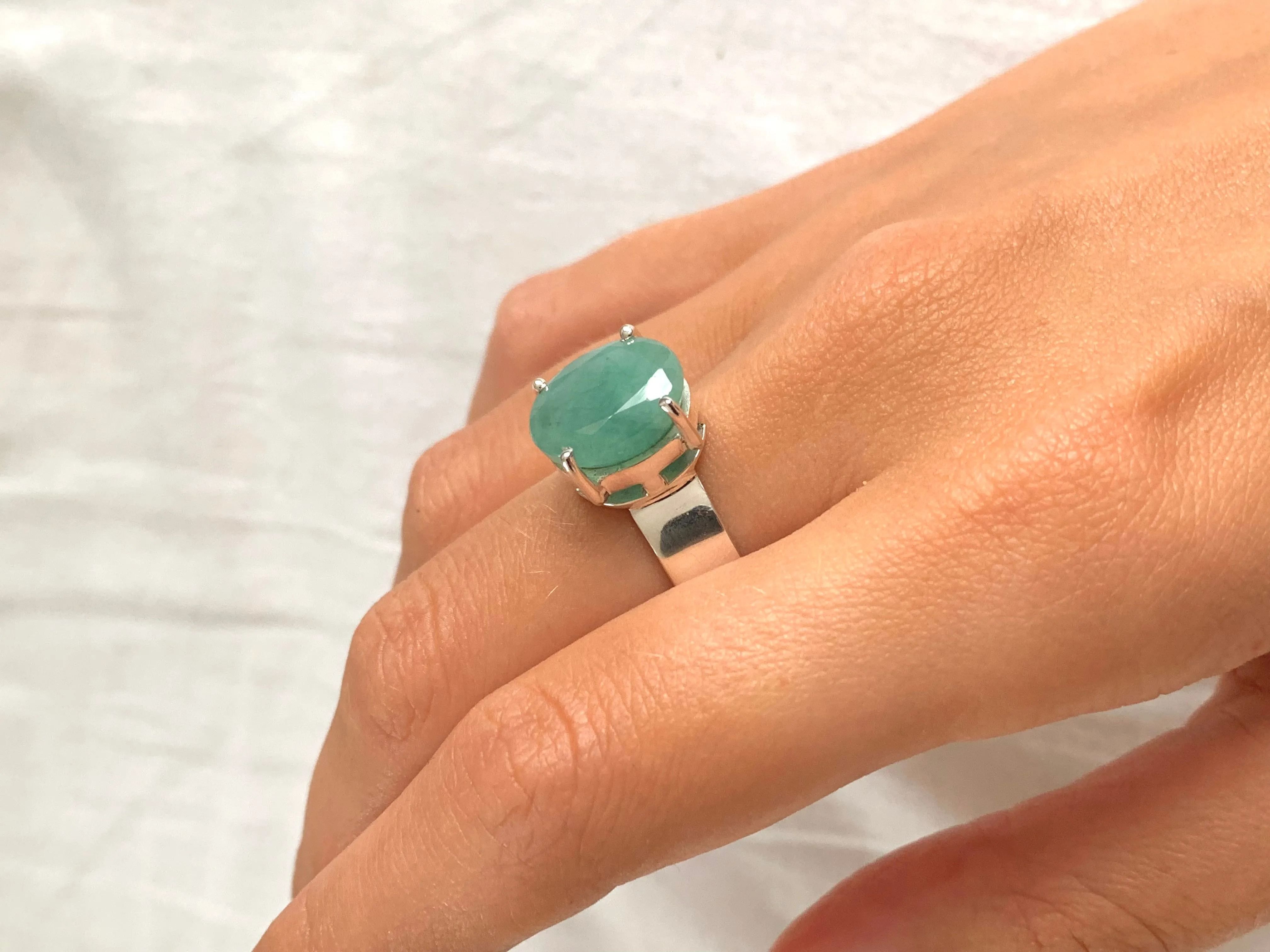 Emerald Tanwen Ring