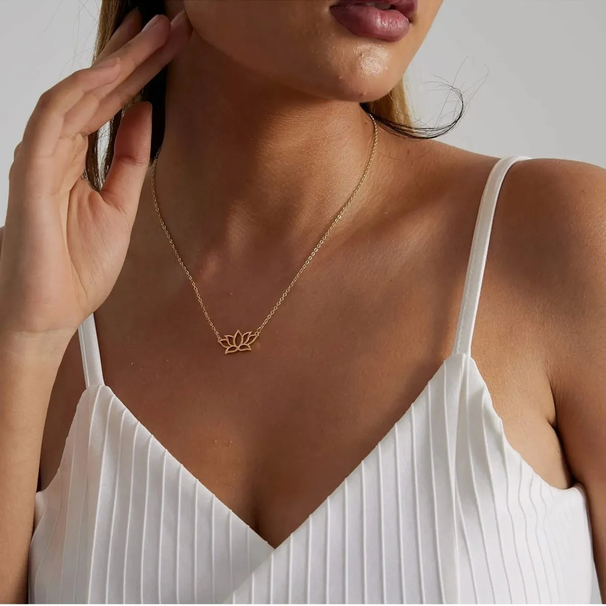 Kyerlyn Simple Gold Lotus Necklaces