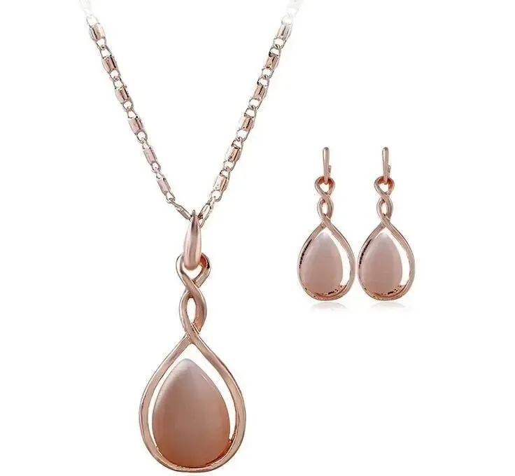 Luxurious Necklace & Earrings Set