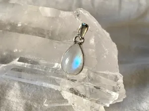 Moonstone Akoni Pendant - XSmall Teardrop