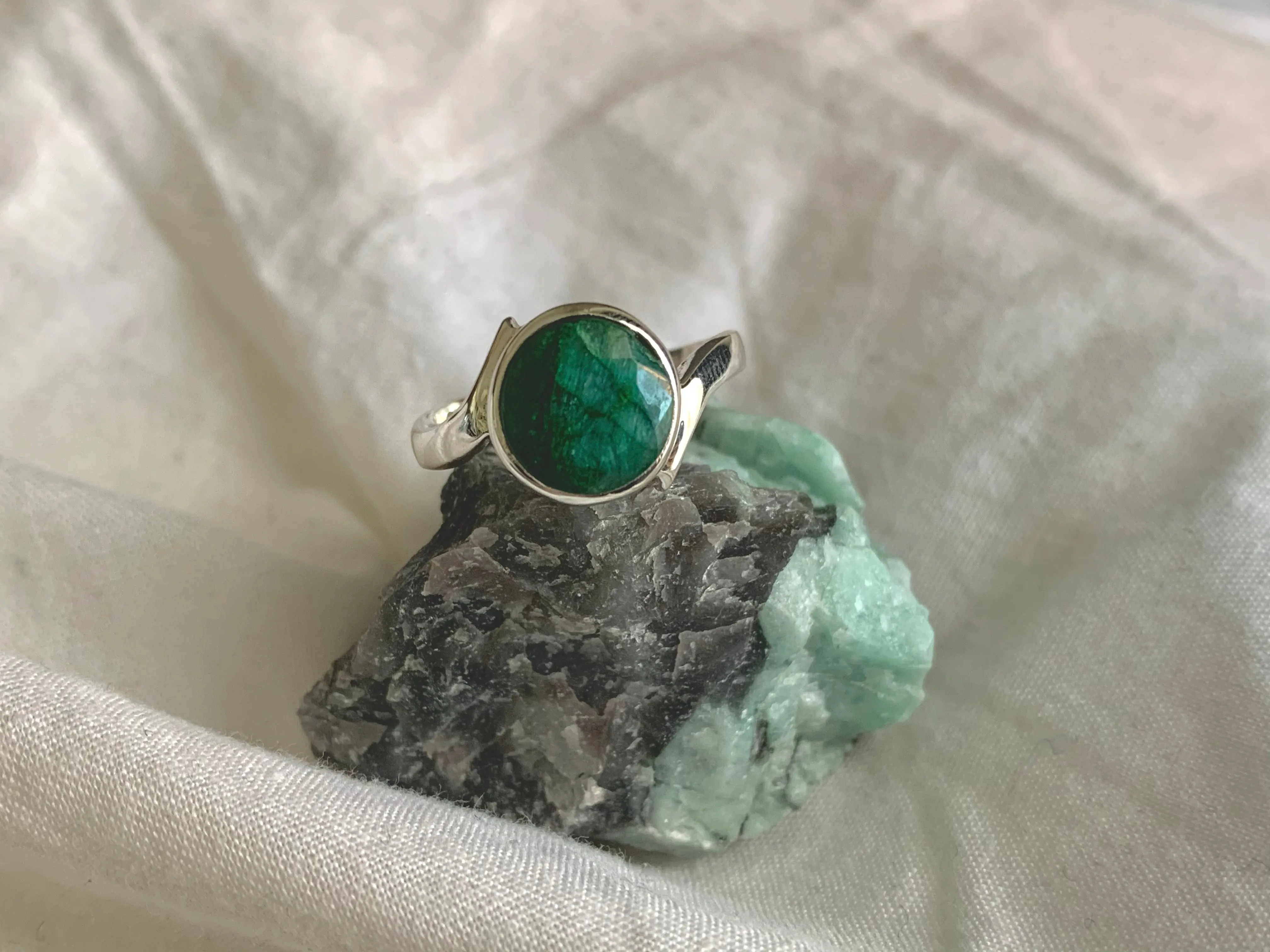 Semi-precious Emerald Efimia Ring - Round (US 6 & 9)