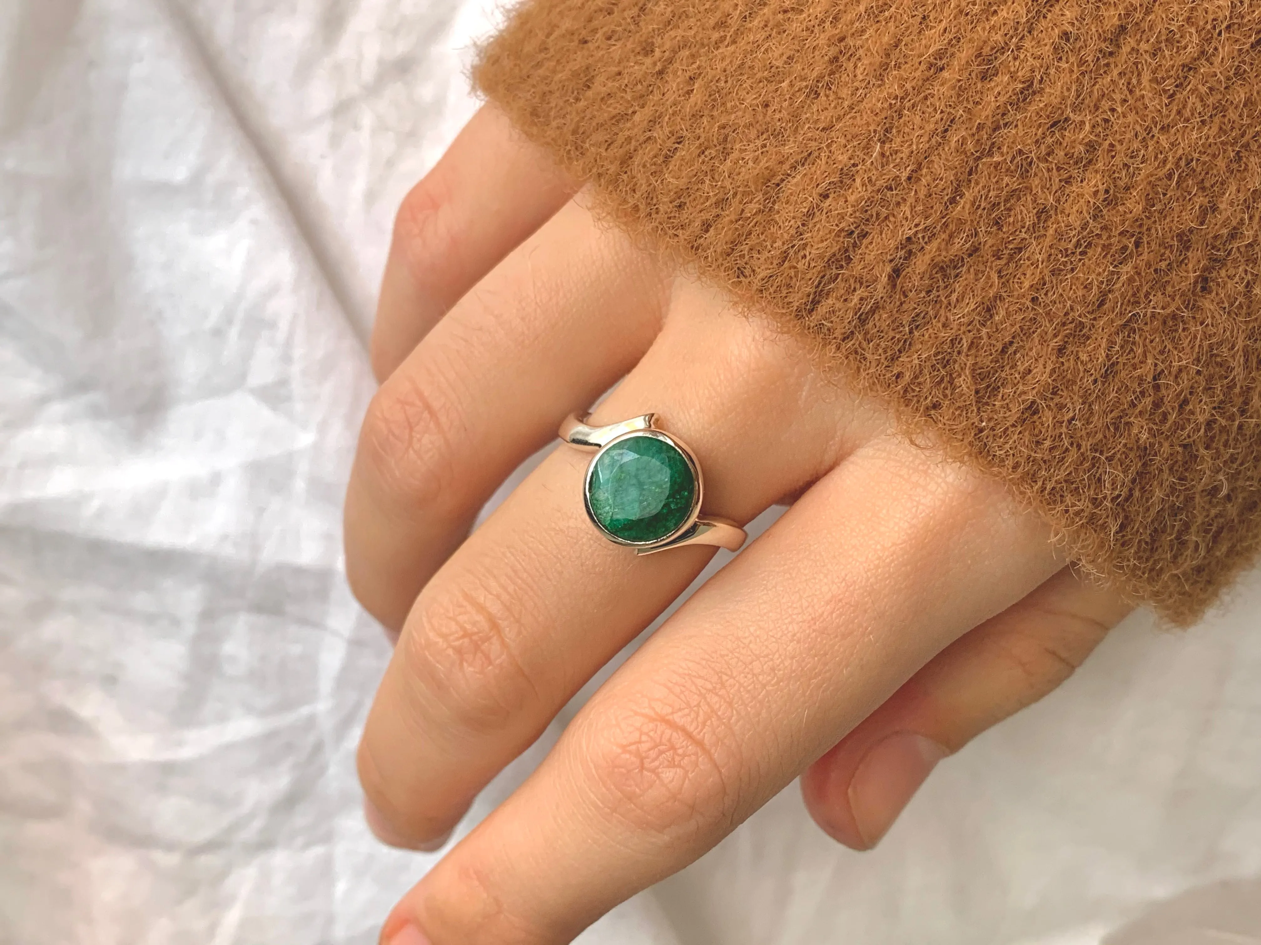 Semi-precious Emerald Efimia Ring - Round (US 6 & 9)