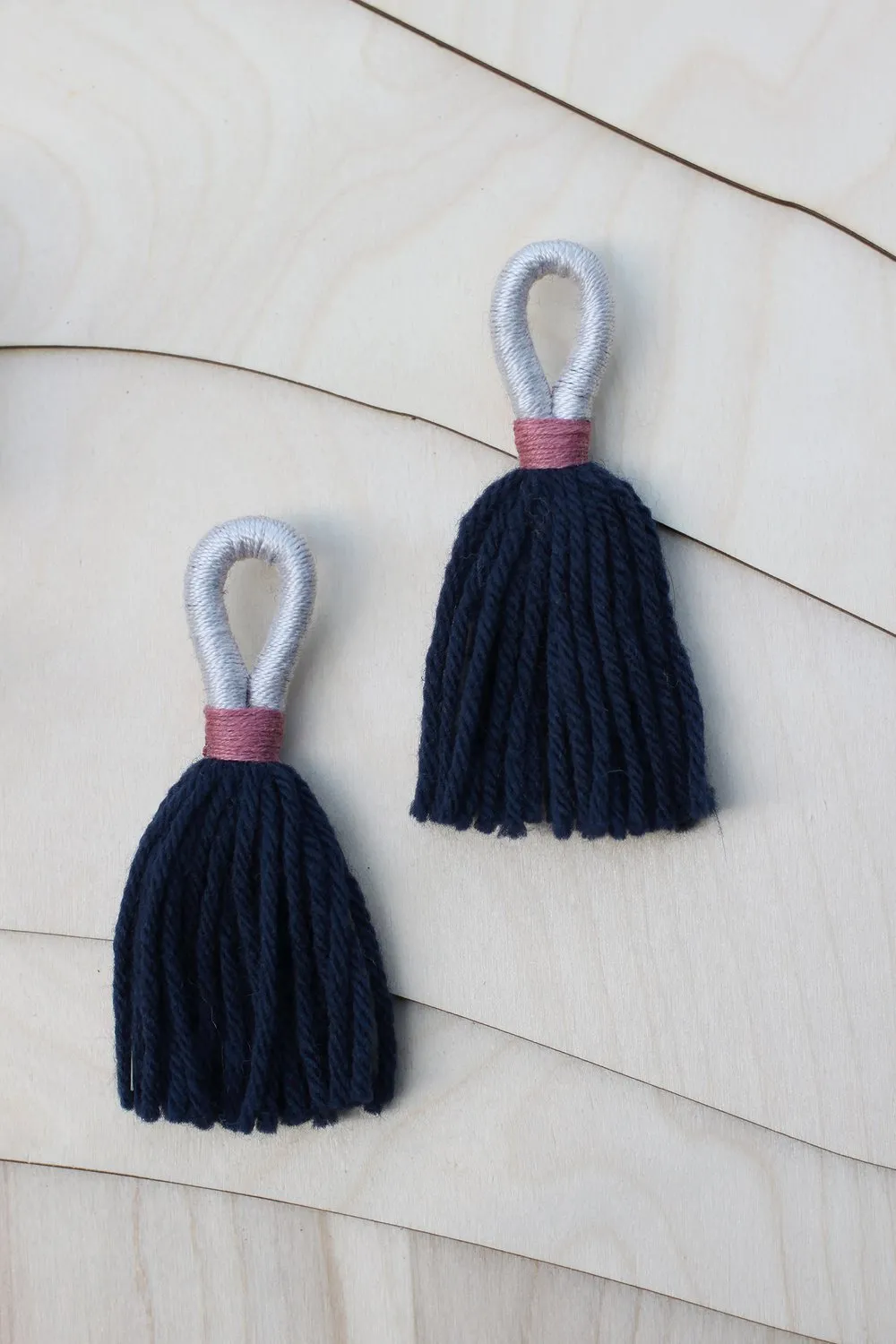 TALEE Aru Loop Earrings (Pearl/Navy)